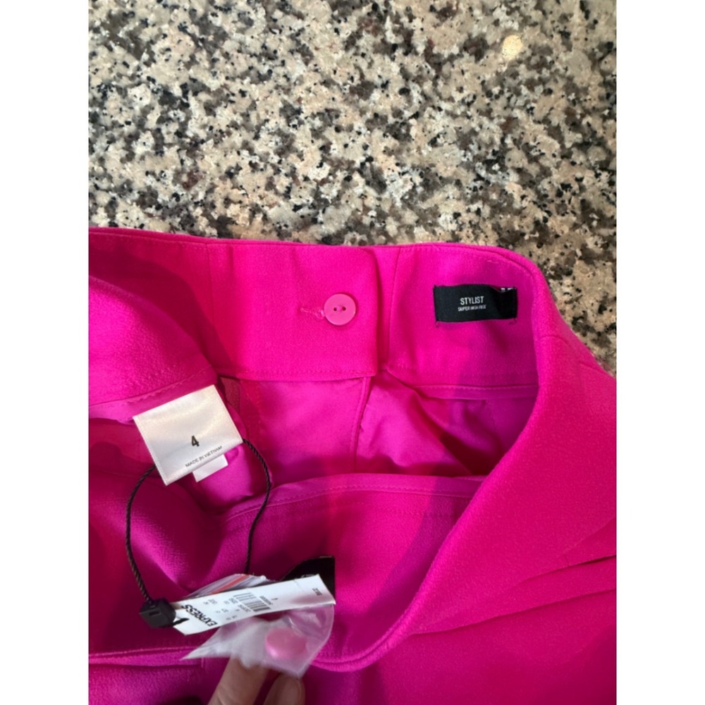 Express Stylist Super High Rise Pleated Dress Shorts Hot Pink Magenta Size 4 NWT - Picture 9 of 10